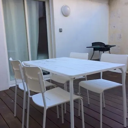 Croix De Seguey Apartment *
